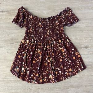 NOBO, medium floral top, like new conditions.